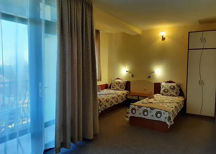 Silver 3* غولدن ساندز